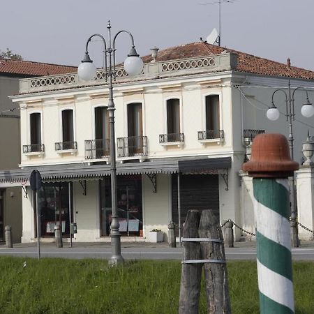 Barchessa Levi Morenos B&B Міра Екстер'єр фото